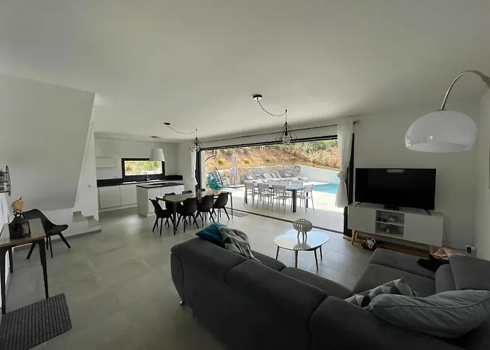 Mamago Vila Cirendinu